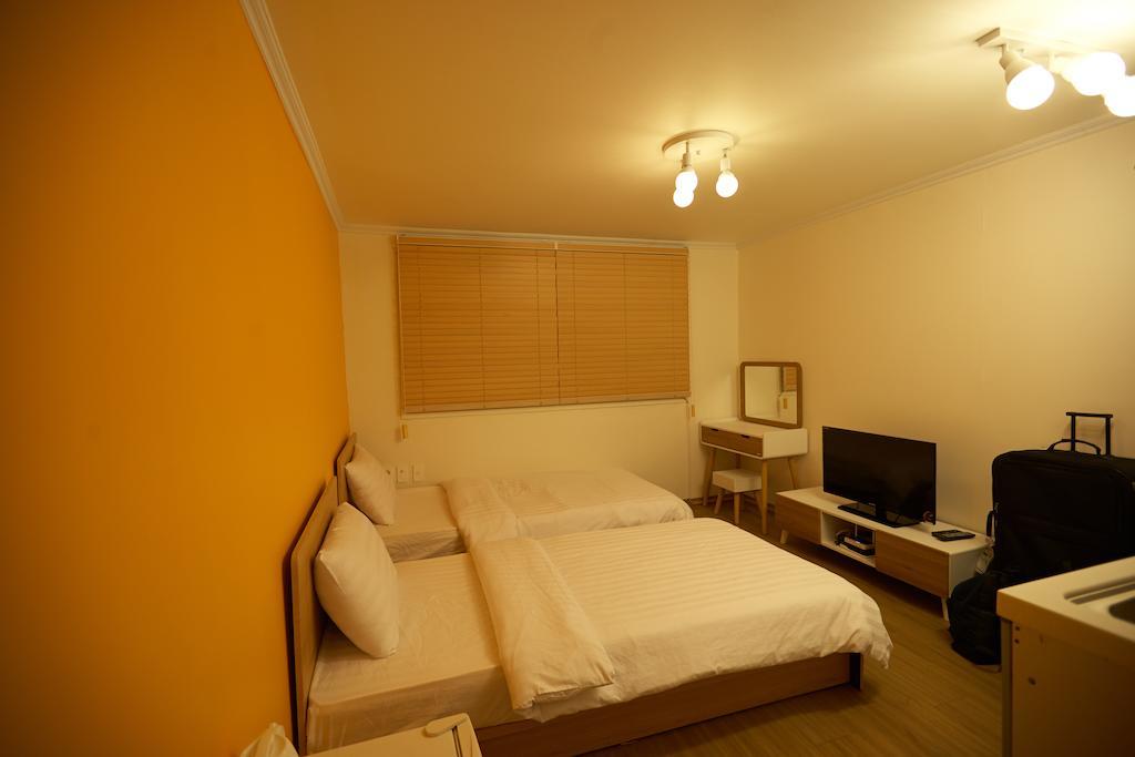 Moon Hostel Seoul Exteriör bild
