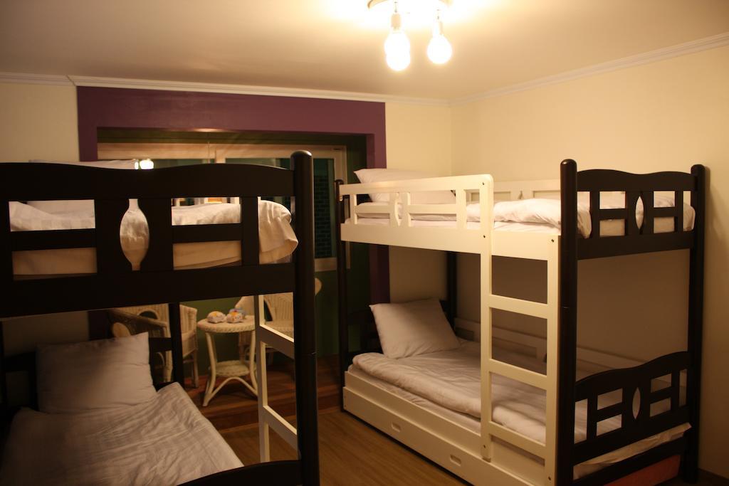 Moon Hostel Seoul Exteriör bild