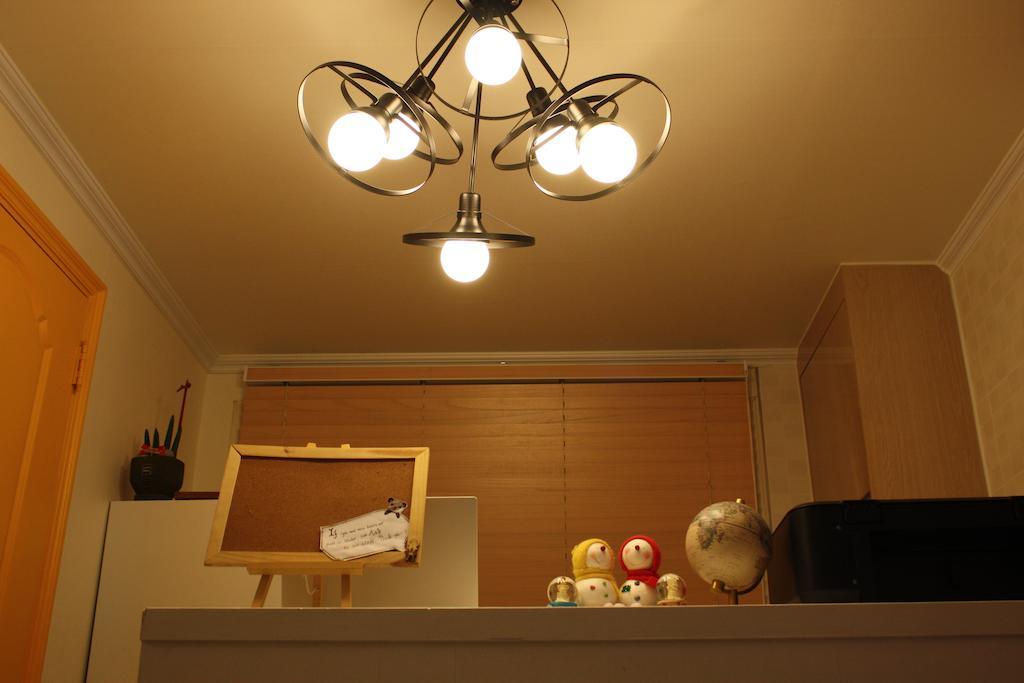 Moon Hostel Seoul Exteriör bild